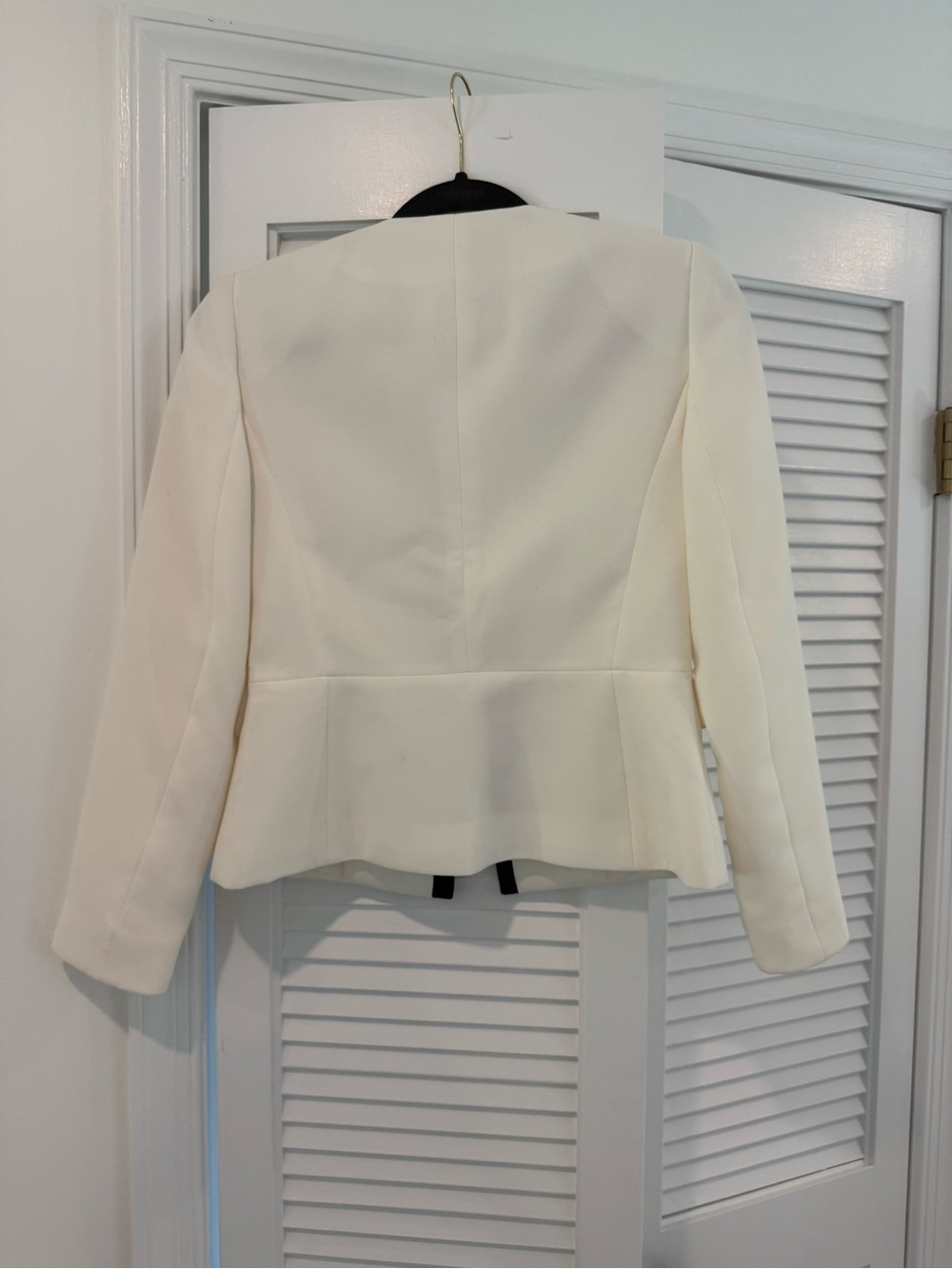 Tahari jacket - Picture 3 of 4